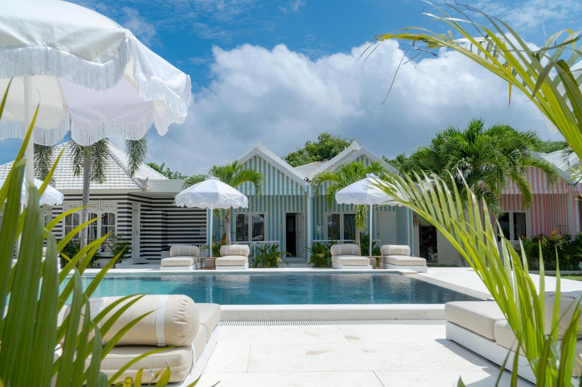 Ria Uluwatu, Tropical Chic