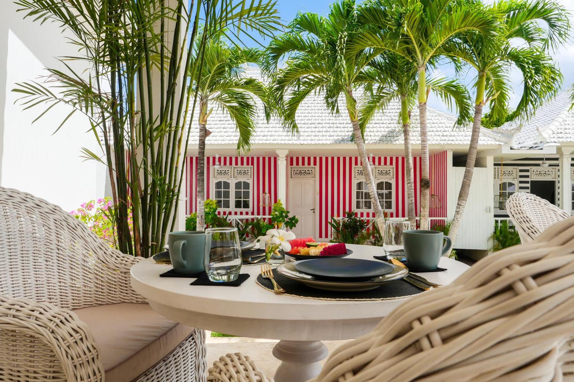 Couette-café Ria Uluwatu, Tropical Chic