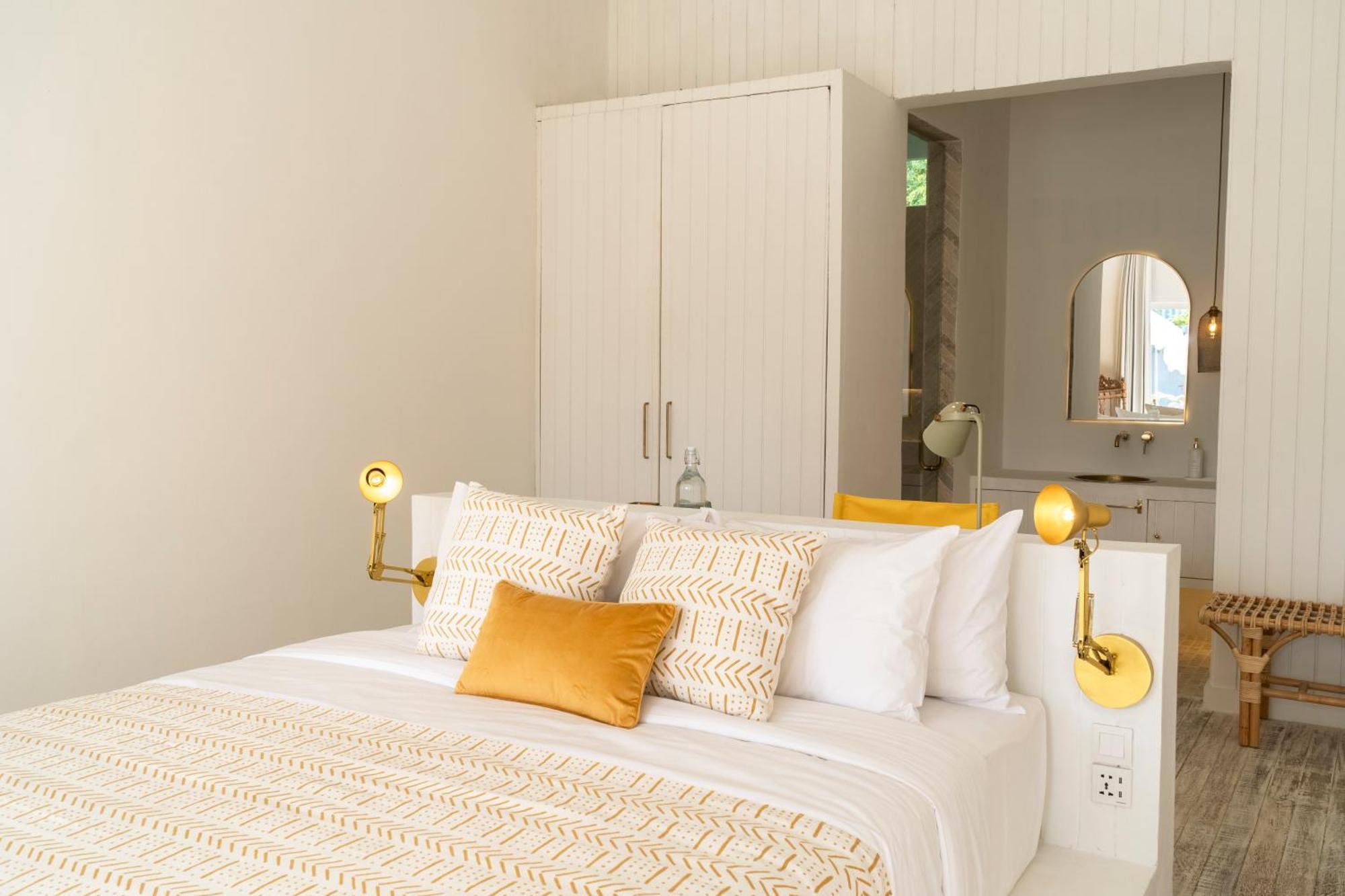 Couette-café Ria Uluwatu, Tropical Chic *