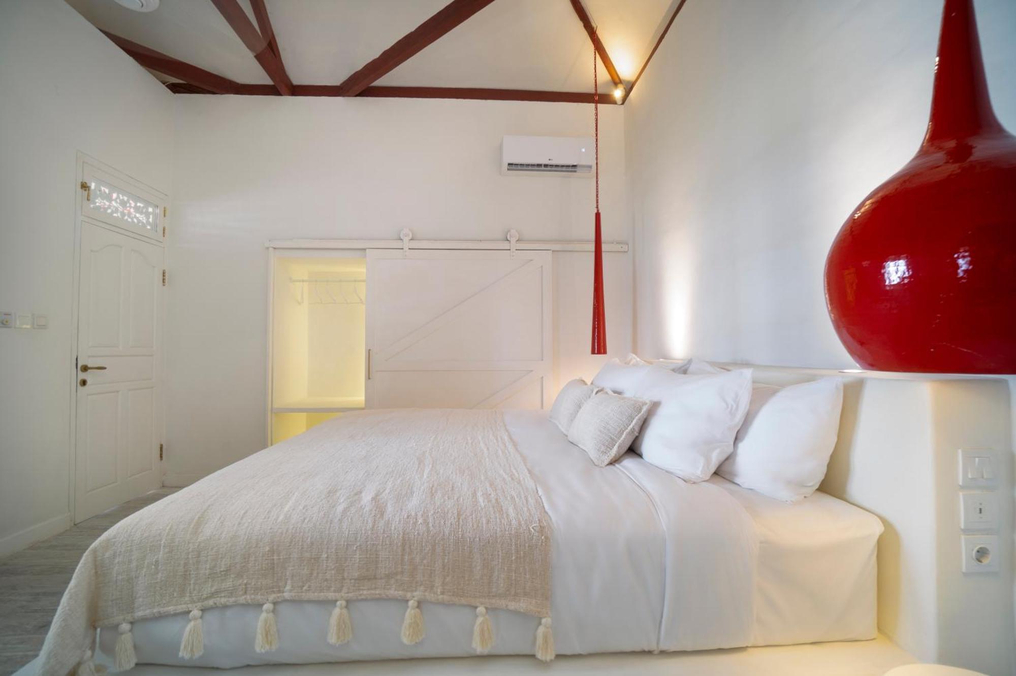Couette-café Ria Uluwatu, Tropical Chic *